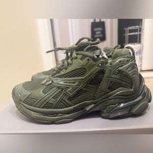 Balenciaga Runner Khaki Monocolor Sneakers